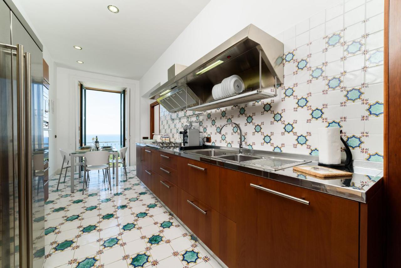 Amalfi Coast Family Luxury Suite Vietri Eksteriør bilde