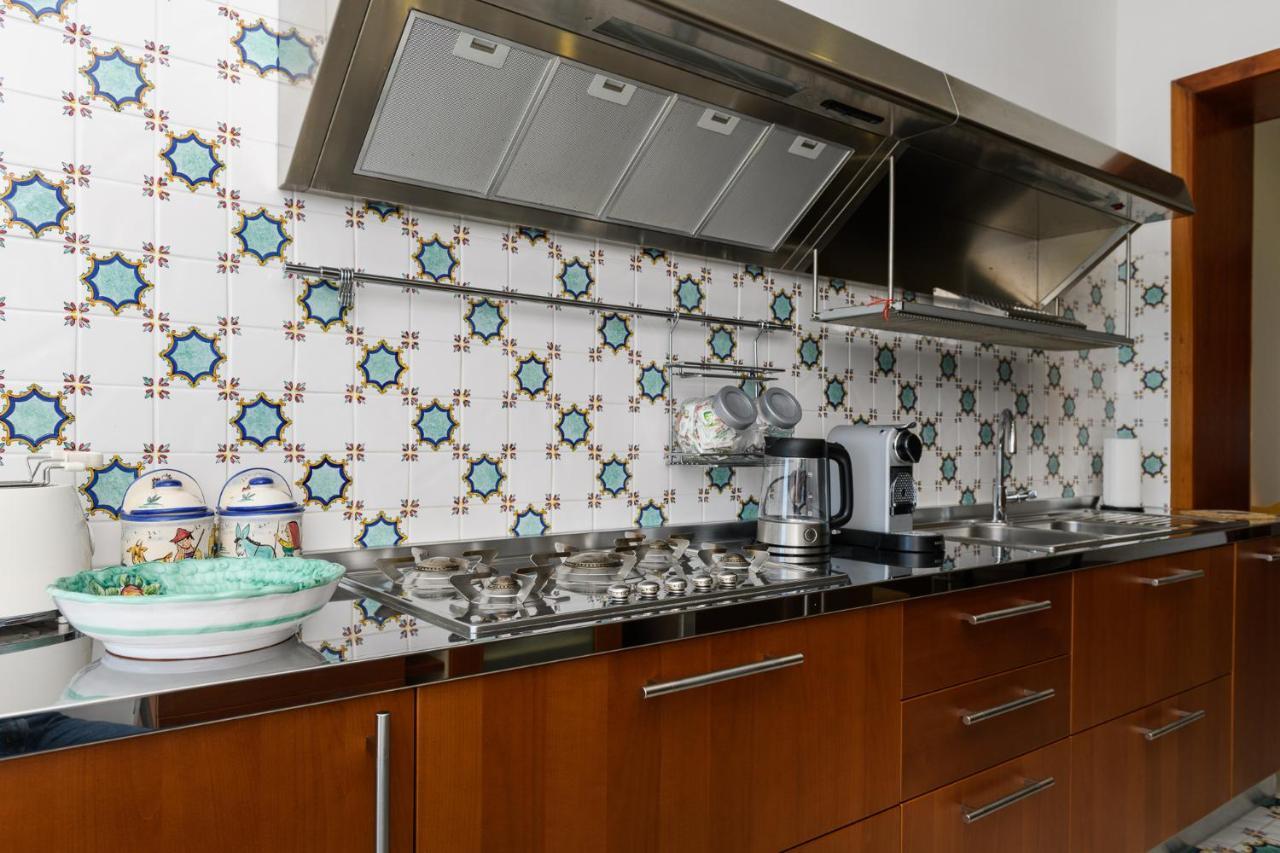 Amalfi Coast Family Luxury Suite Vietri Eksteriør bilde