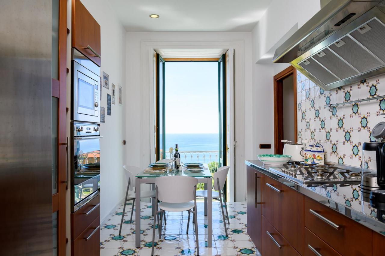 Amalfi Coast Family Luxury Suite Vietri Eksteriør bilde