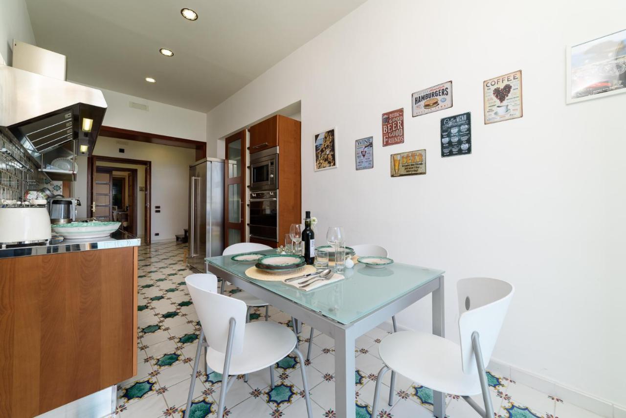 Amalfi Coast Family Luxury Suite Vietri Eksteriør bilde